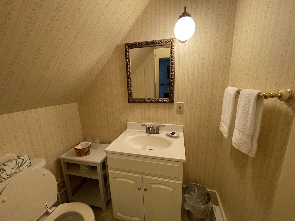 Deluxe Room, 1 Queen Bed, Fireplace, Mountainside photo 3