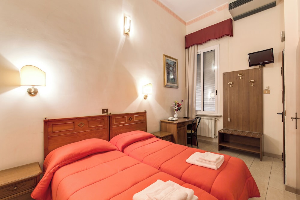 Standard Double Room photo 1