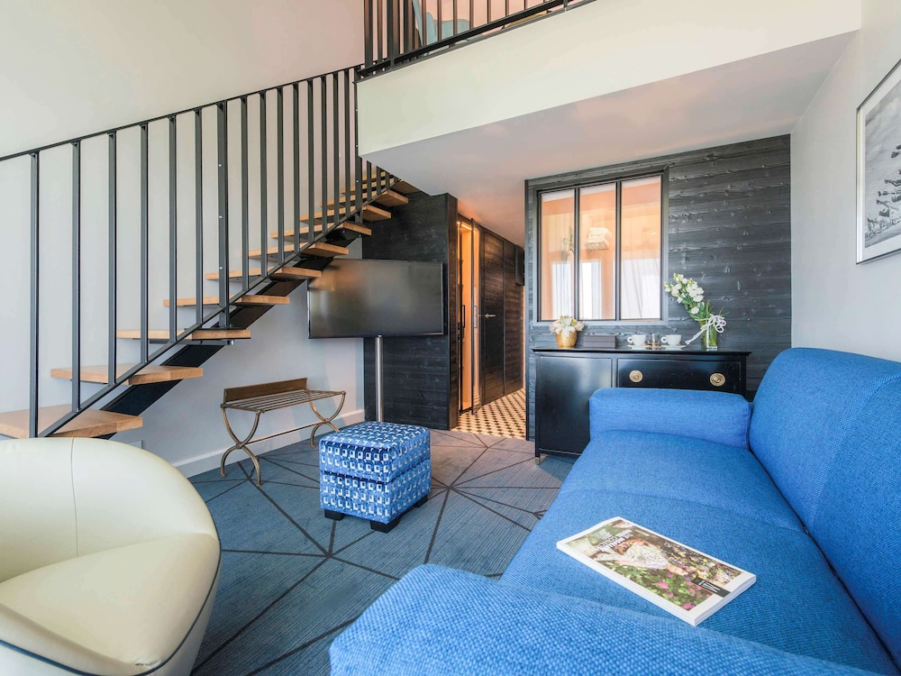 Junior Suite, 1 King Bed, Balcony, Ocean View - Photo 3