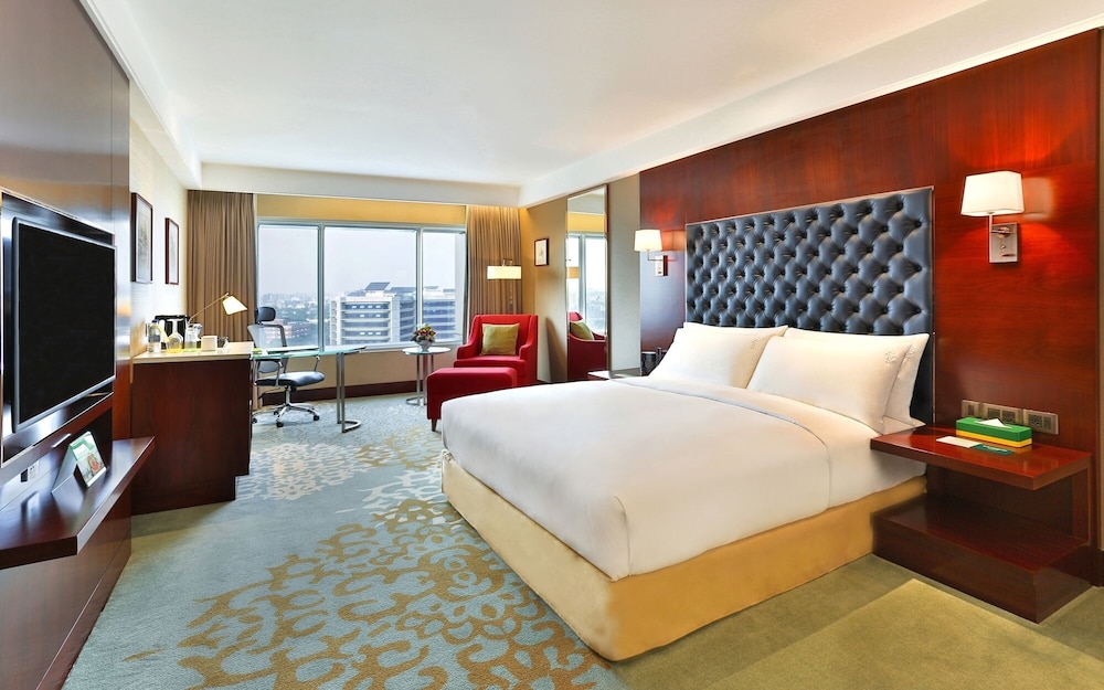 Premium Room, 1 King Bed, City View - Photo 13