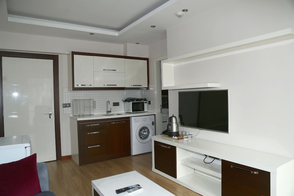 Deluxe Apartment, Jetted Tub photo 3