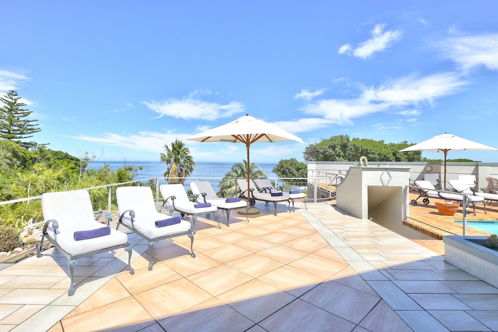 Traveller Room : Pool Deck - Photo 6