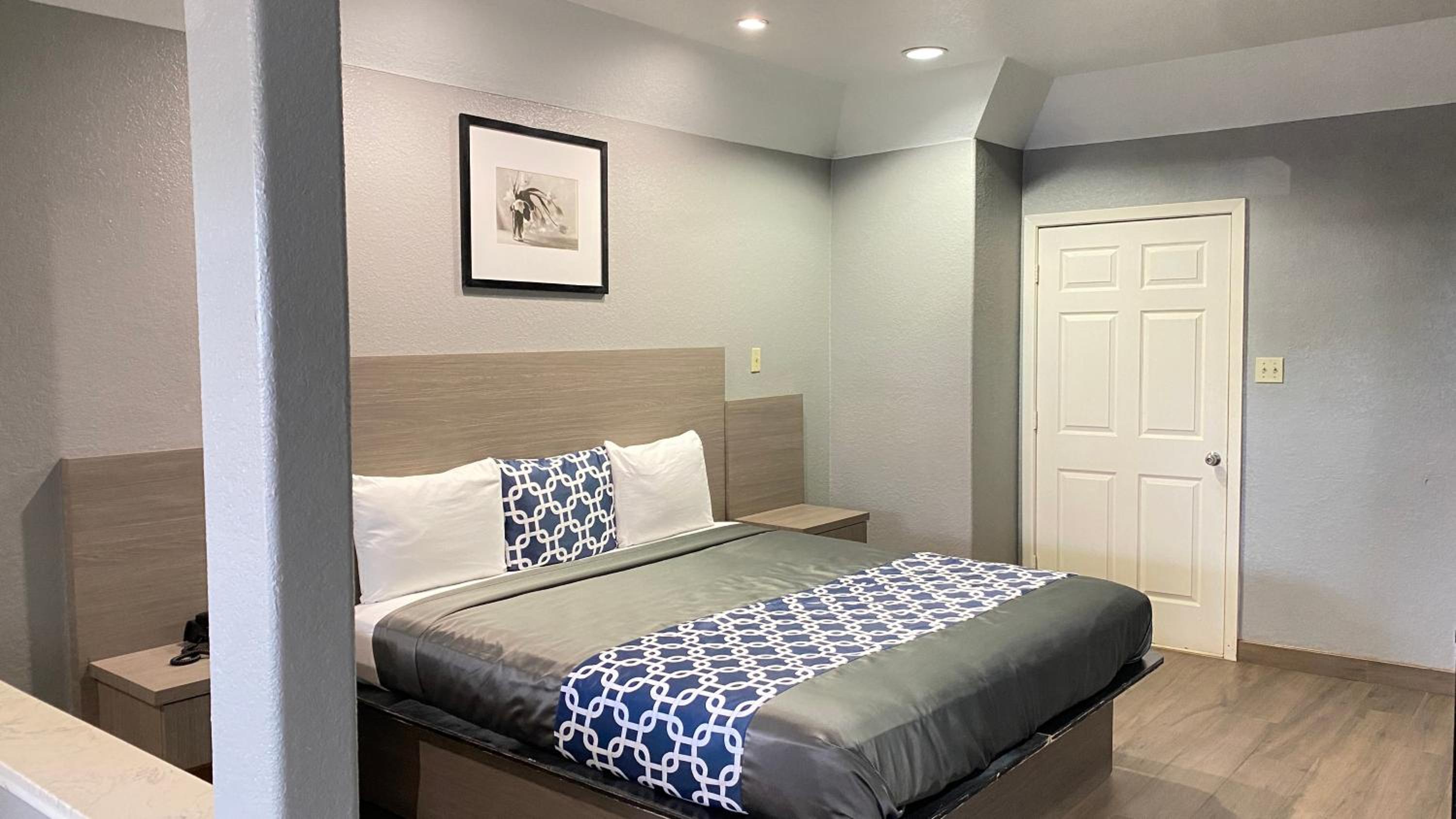 King Suite - Photo 8
