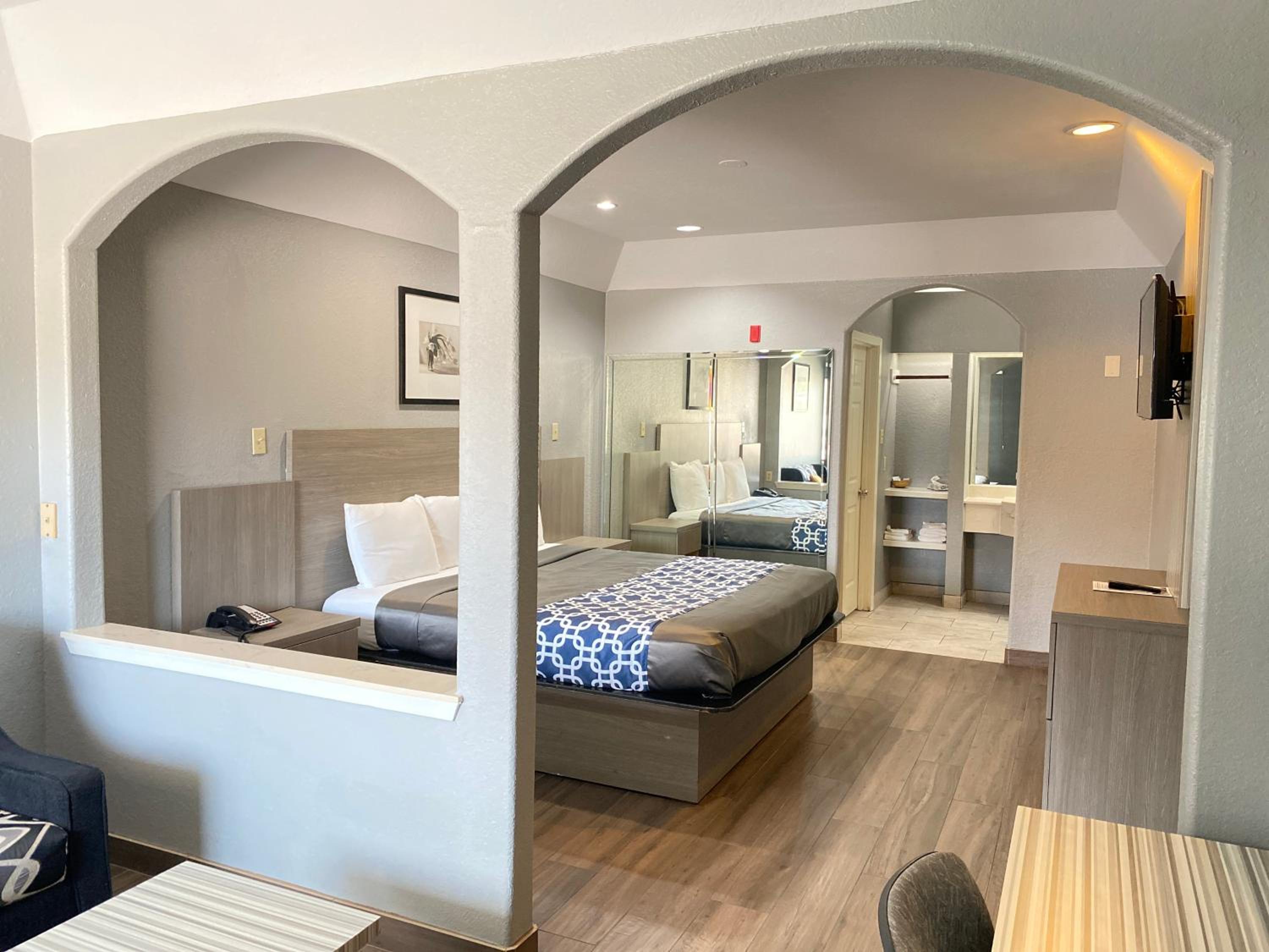 King Suite - Photo 7