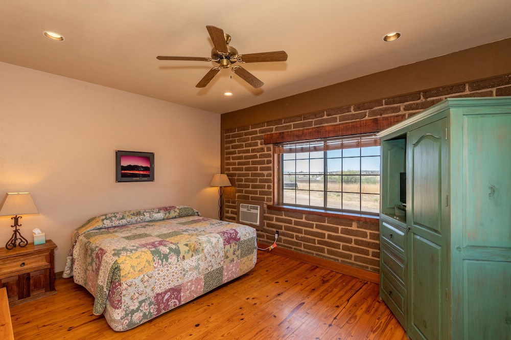 Single King Room - Downstairs