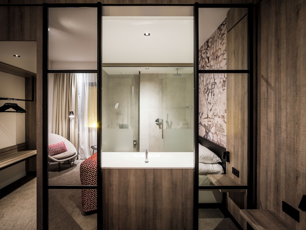 Comfort Room - Photo 5