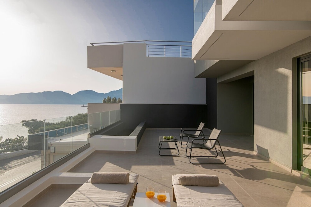 Luxury Apartment, Balcony, Sea View