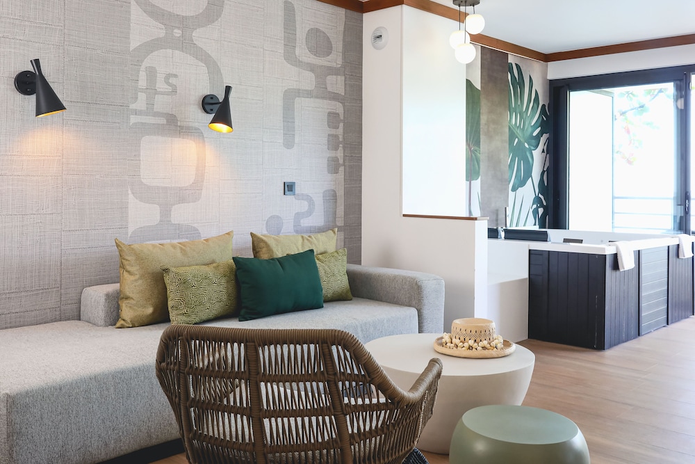 Signature Suite, 1 Bedroom, Hot Tub, Oceanfront