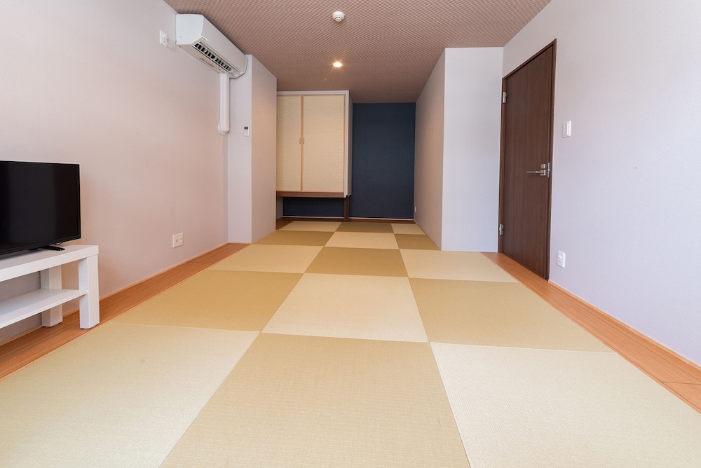 Japanese Style Room for 4 Guests with Toilet photo 2