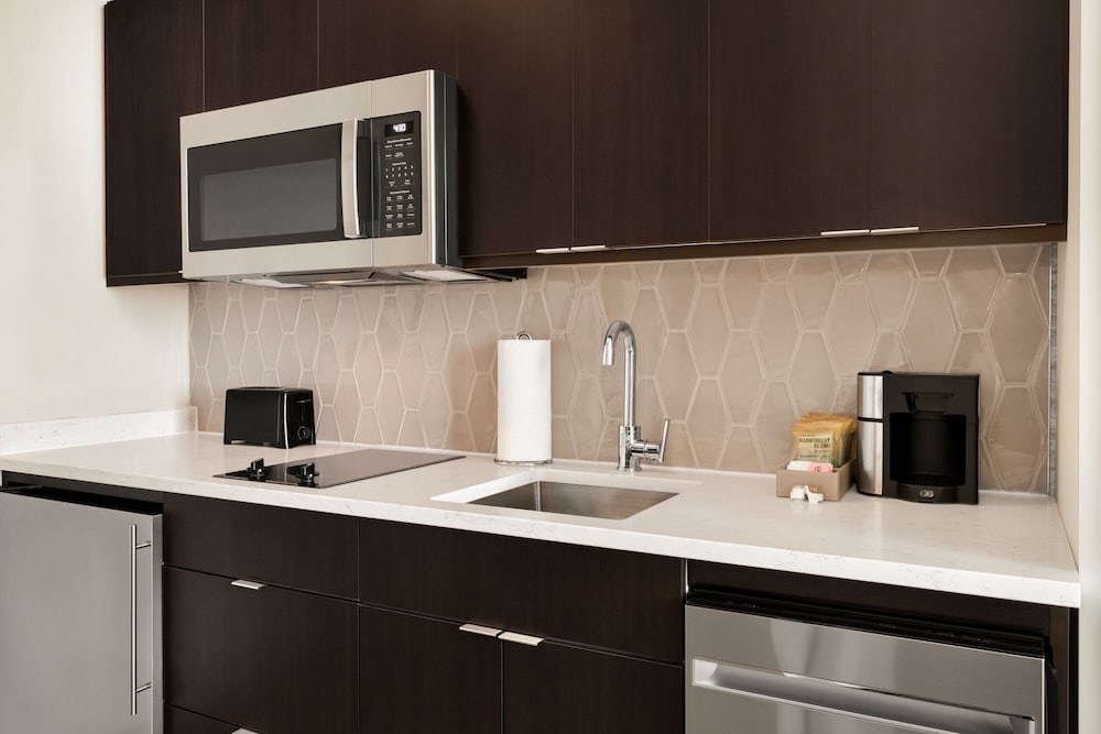 Executive Studio Suite, 1 Bedroom - Photo 4
