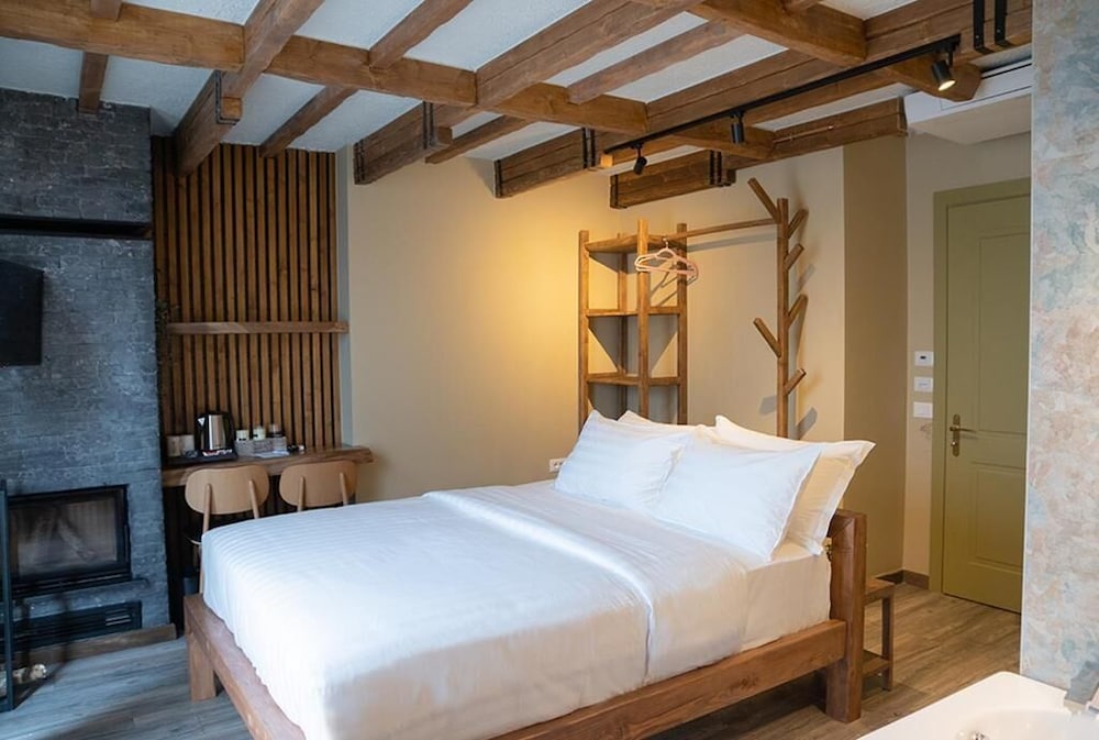 Deluxe Double Room, Garden View photo 2