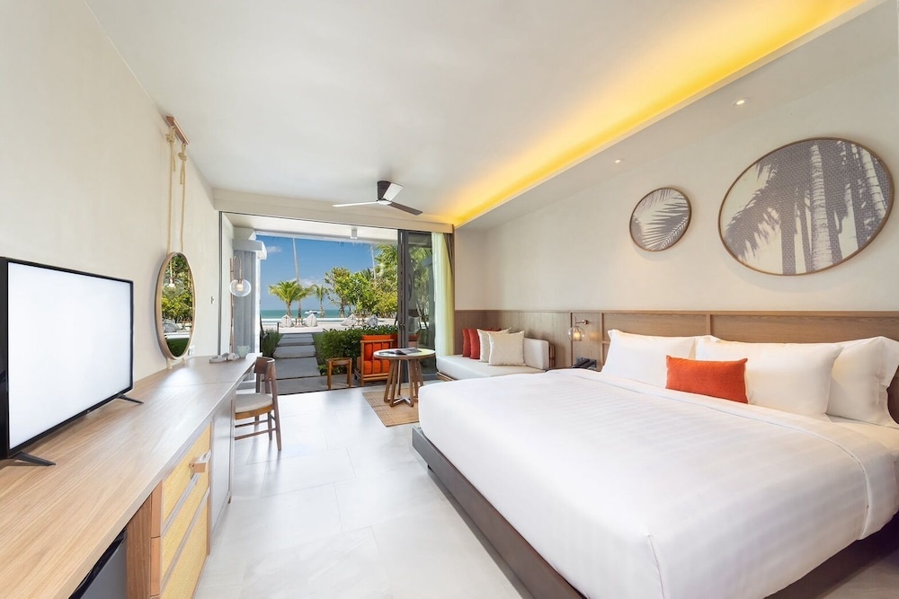 Deluxe Seaview - Photo 1