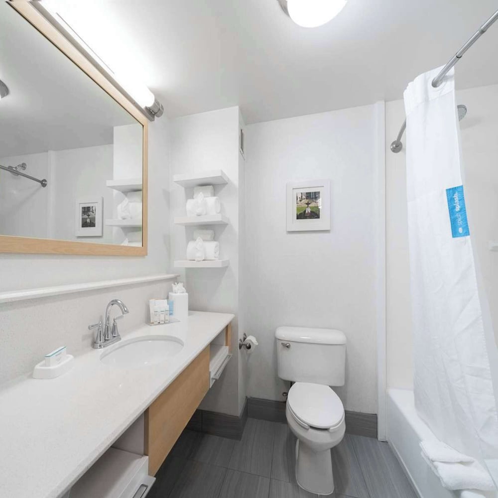 Studio Suite, 2 Queen Beds, Non Smoking - Photo 5