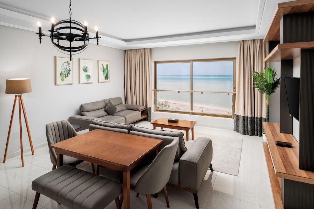 Deluxe Suite, Beach View