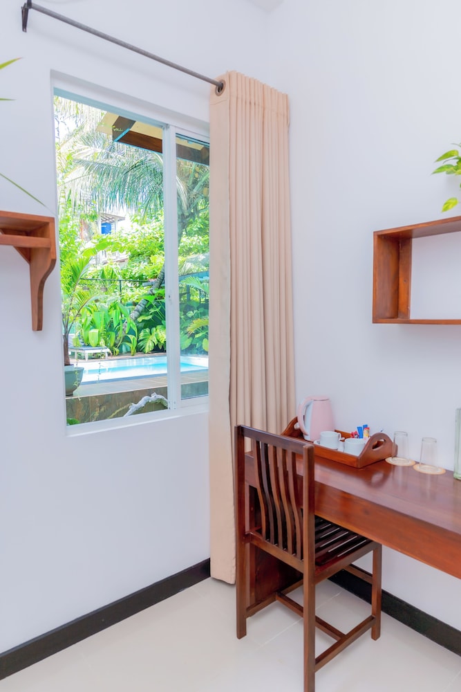 Deluxe Room, 1 Bedroom, Pool View, Ground Floor photo 3