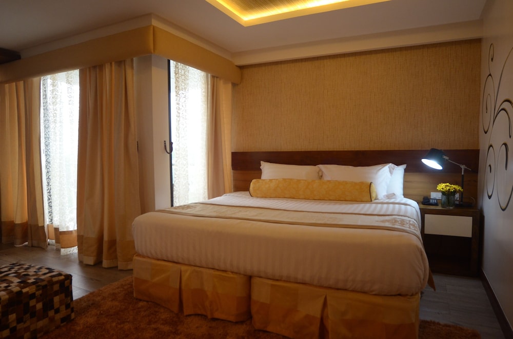 Business Suite photo 3
