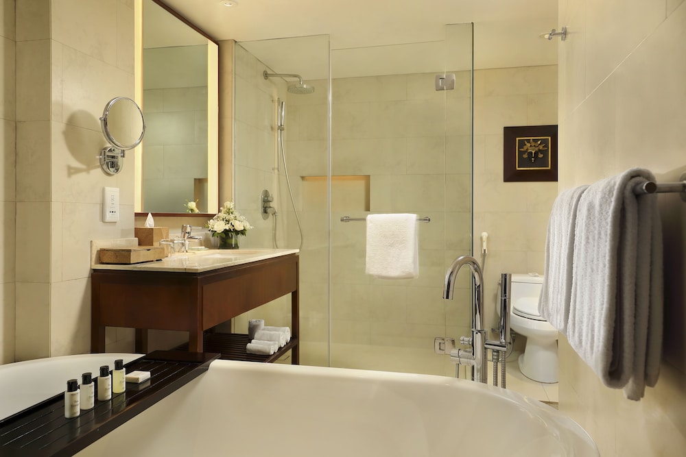 Deluxe Lagoon View Room - Photo 6