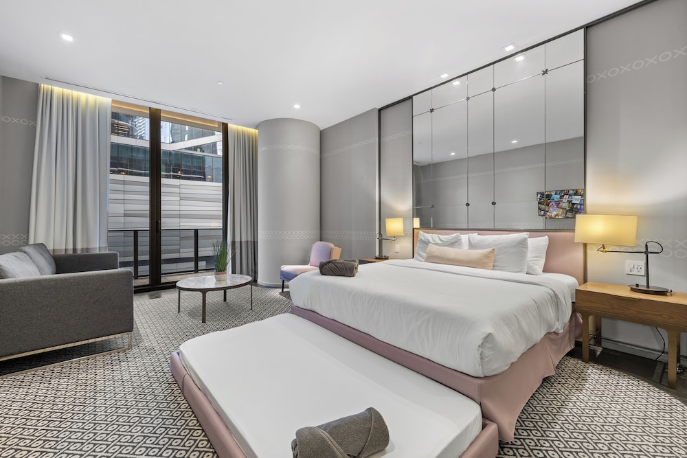 Luxury Studio Suite, Multiple Beds, Balcony, City View photo 3