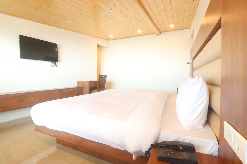 Deluxe Room (Non-View)