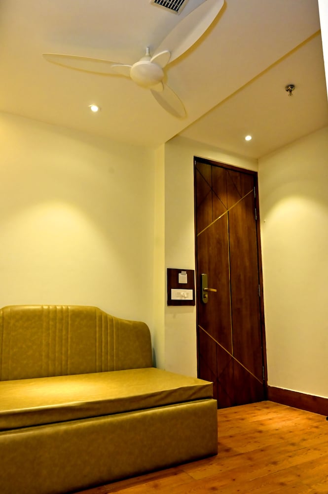 Premium Room - Photo 10