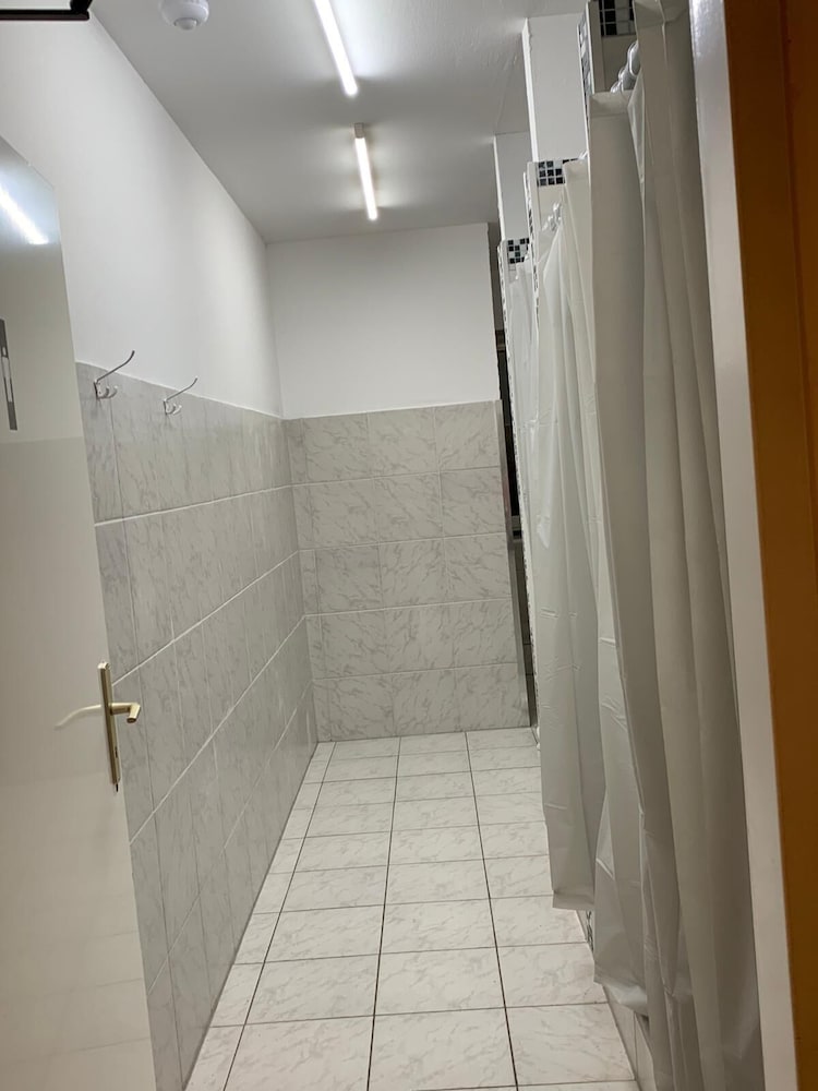 Single Room, Shared Bathroom photo 2