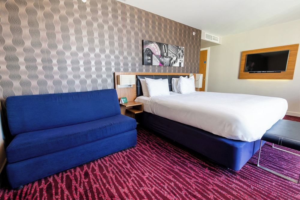Standard Room, 1 Double Bed, Accessible - Photo 7
