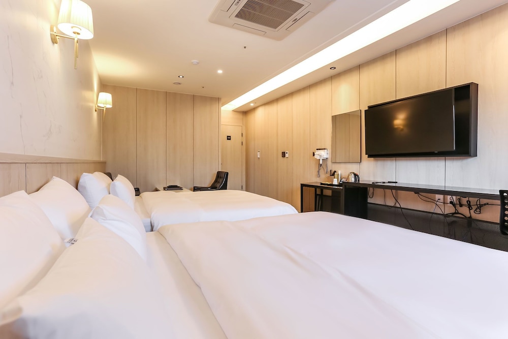 Classic Room, 1 Double Bed (Cathedral view) - Photo 7
