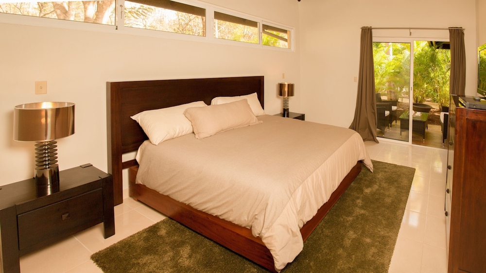 Apartment, 3 Bedrooms, Private Pool, Garden Area photo 1