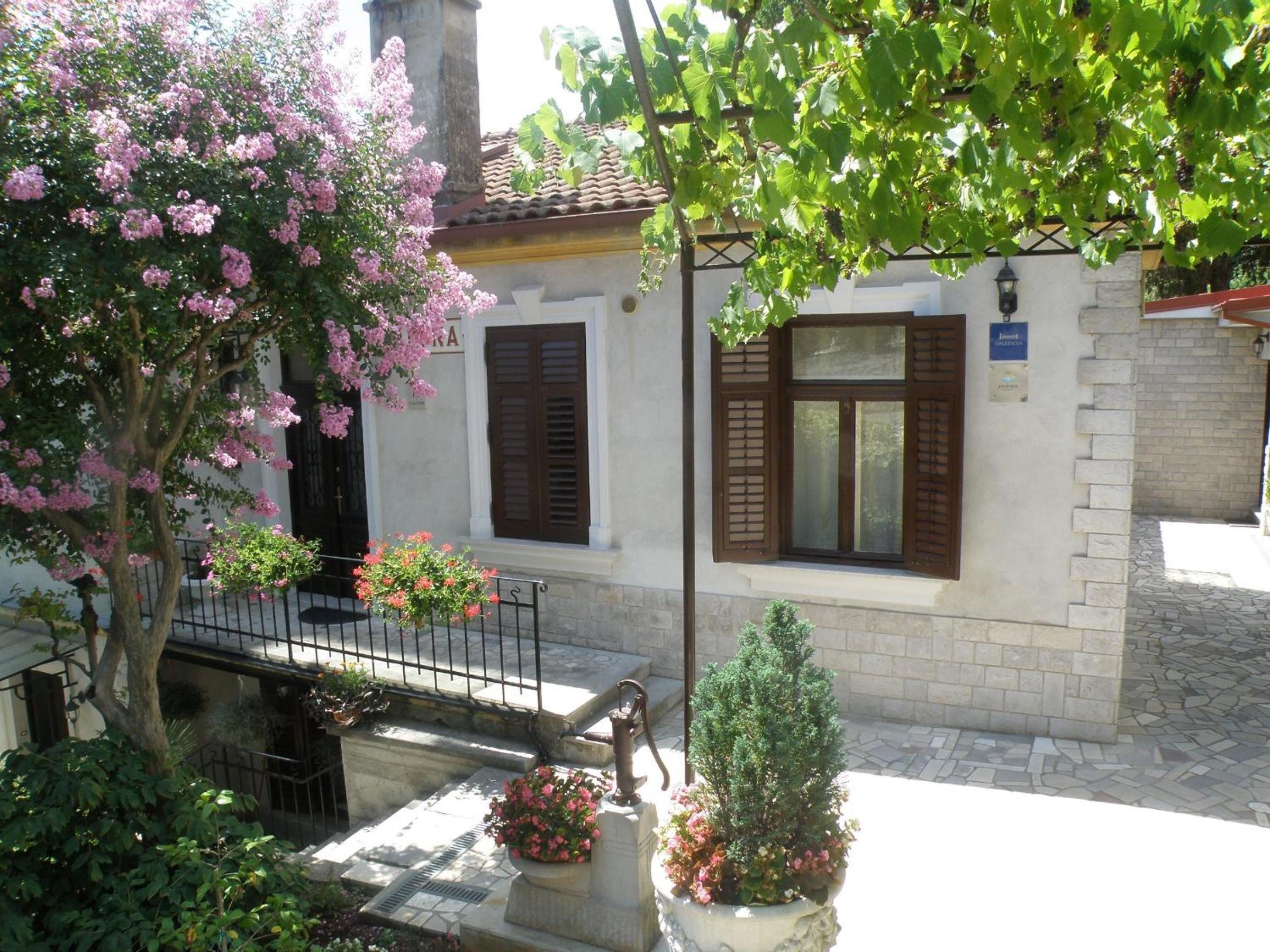 One-Bedroom Apartment with Sea View photo 3