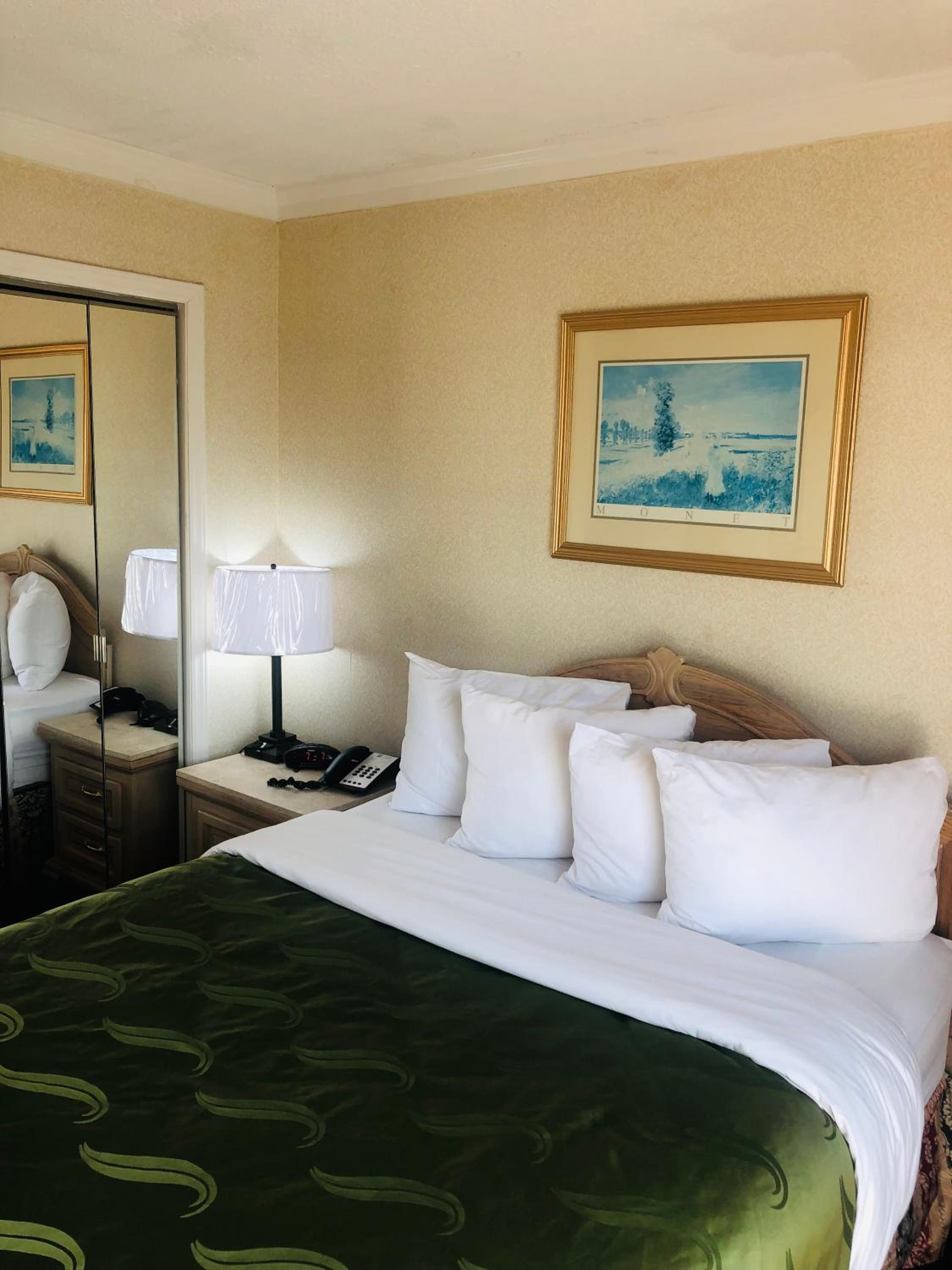 Deluxe Double Room with Balcony and Sea View - Photo 3