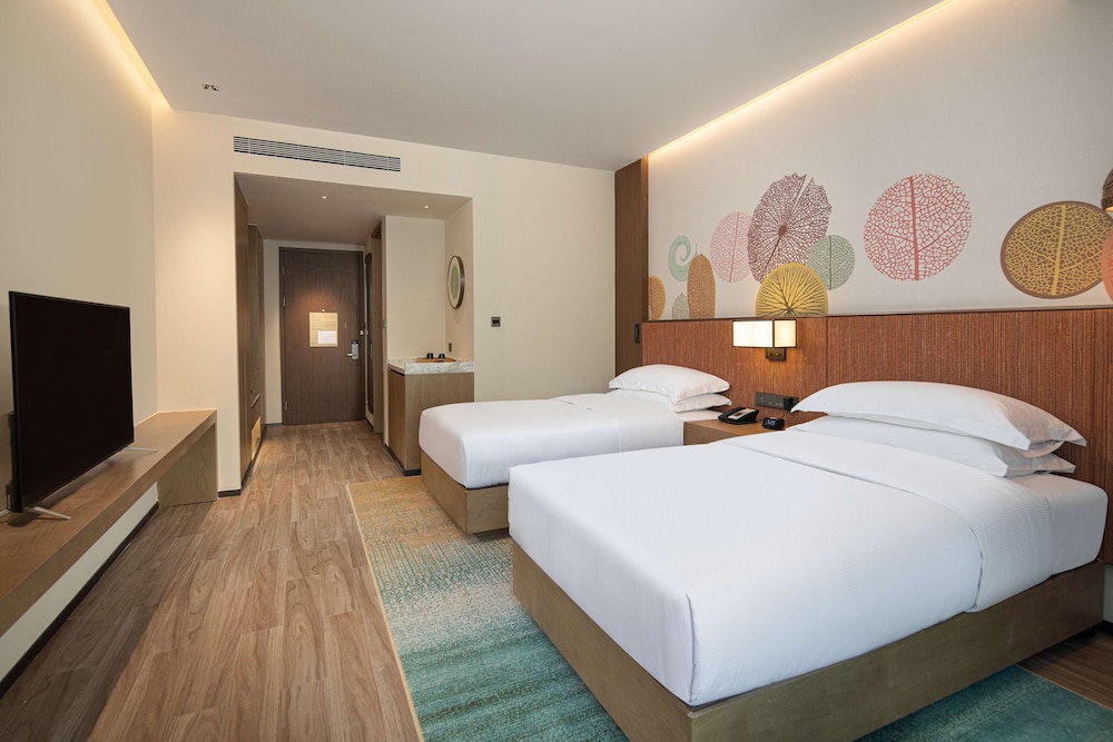 Deluxe Room, Multiple Beds, Balcony - Photo 4