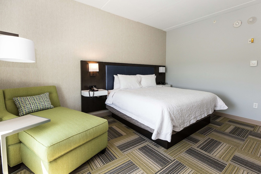 Room, 1 King Bed, Accessible, Non Smoking (Hearing) - Photo 1