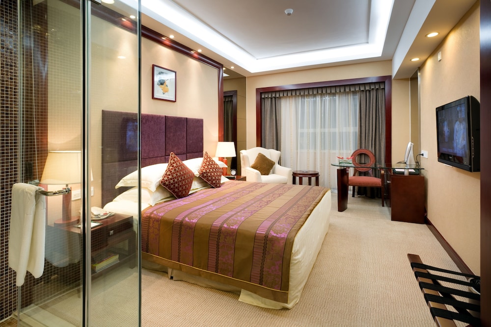 Executive Room, 1 King Bed - Photo 2