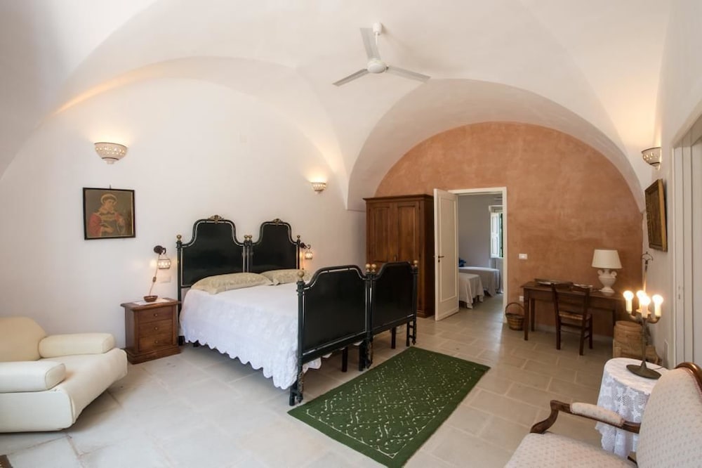 Quadruple Room, Connecting Rooms