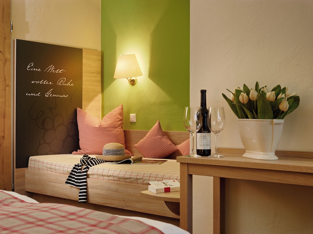 Double Room Romantic with Garden view (Lift), quiet area photo 2