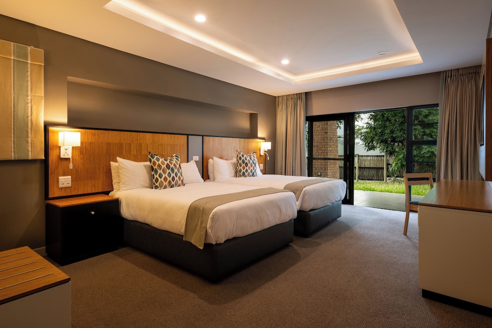 Family Suite, 2 Double Beds, Patio, Garden View
