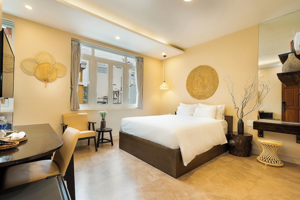 Deluxe Room, City View