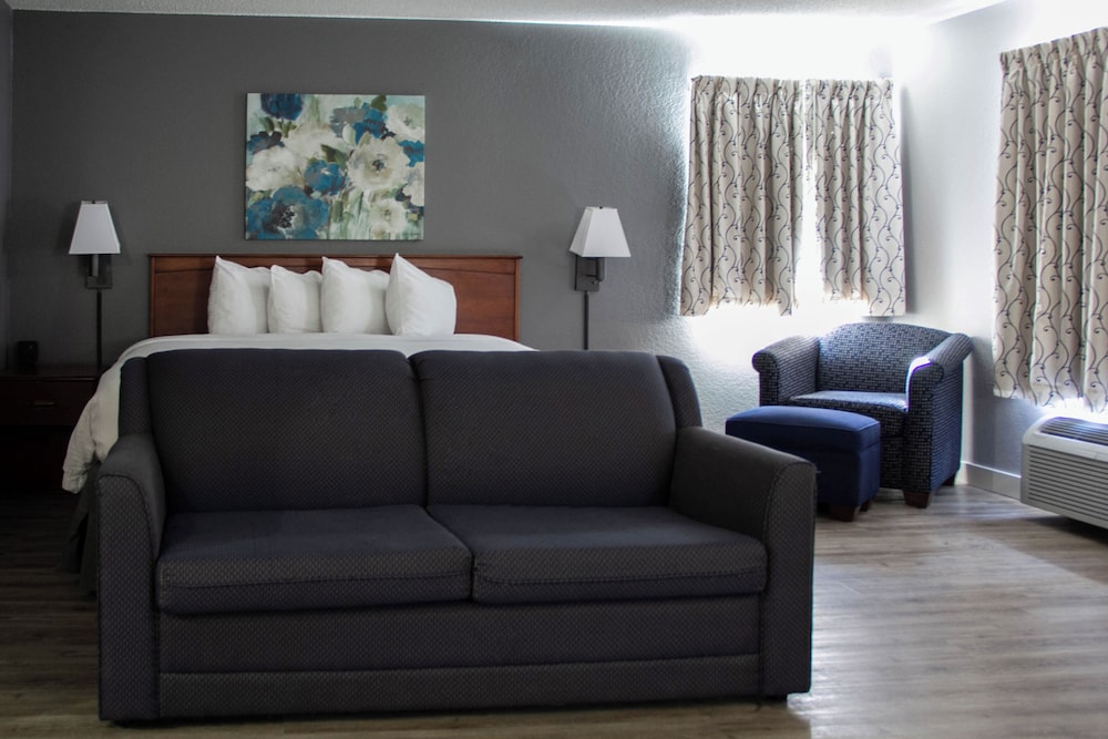 Suite, Multiple Beds (King Queen Suite) - Photo 1