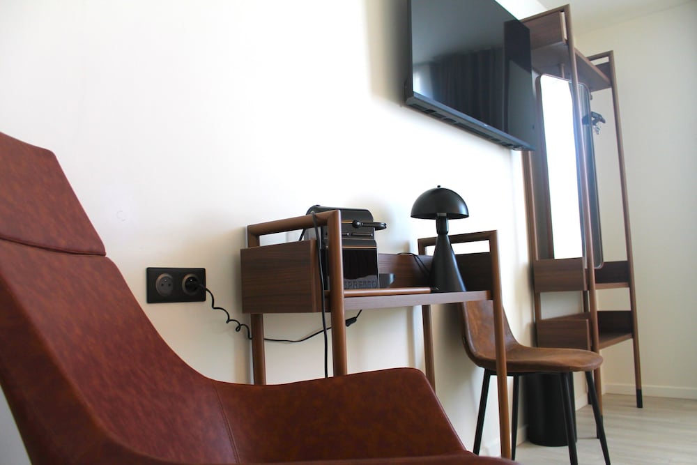 Family Room photo 3
