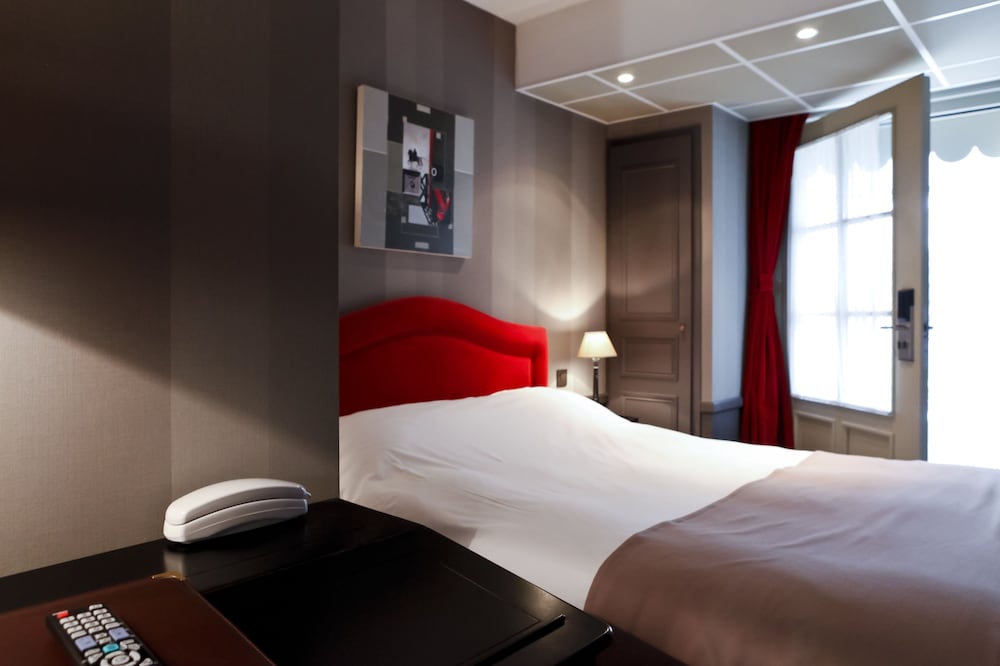 Premium Double Room - Photo 8