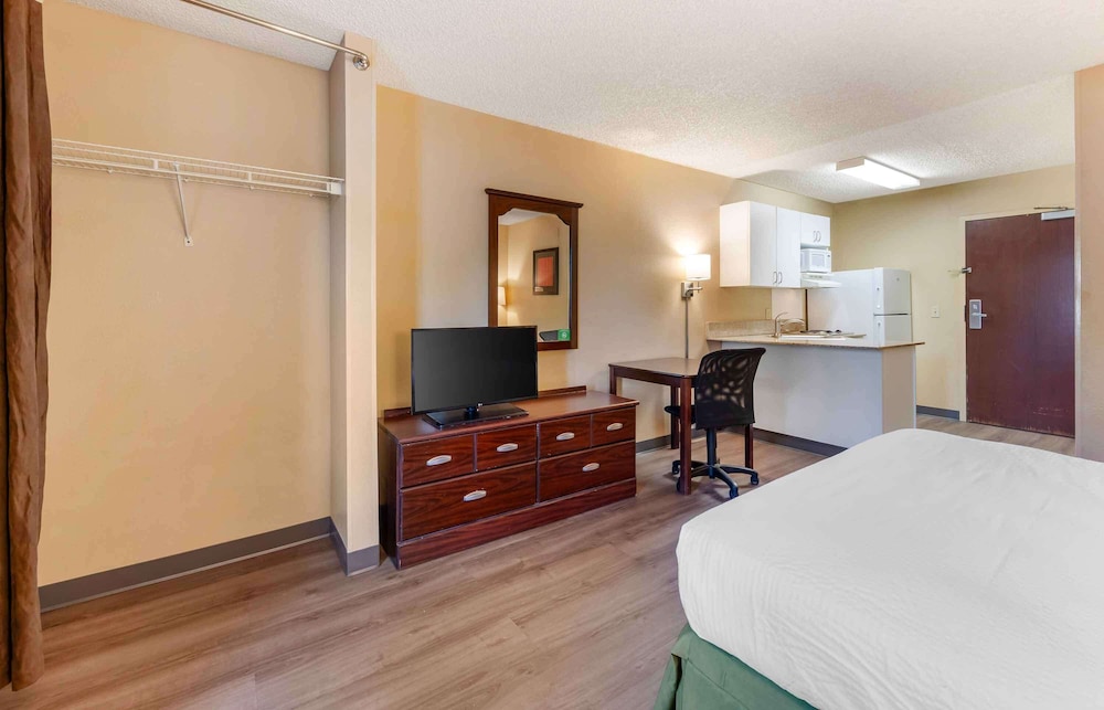 Studio, 1 Queen Bed, Non Smoking - Photo 2