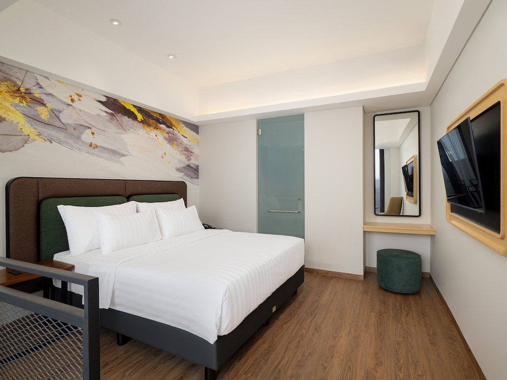 Suite - Photo 1