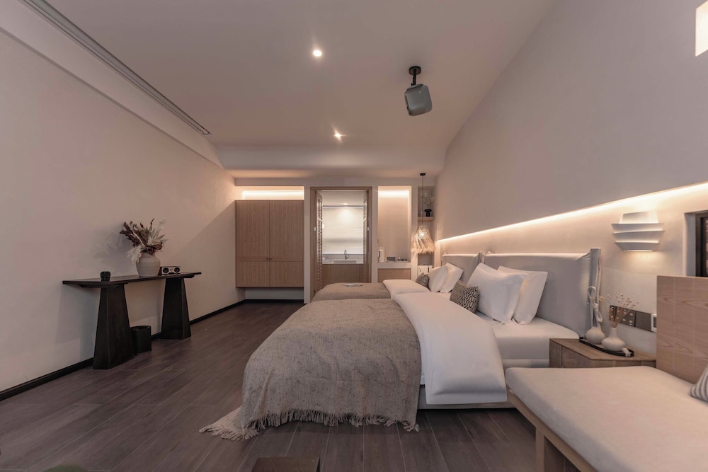 Comfort Twin Room, City View photo 3