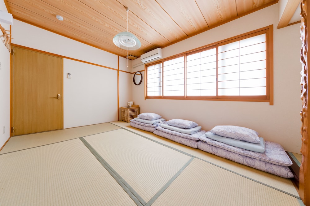 Basic Japanese Style Room photo 1