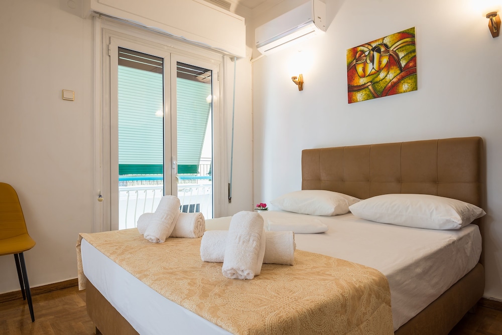Apartment (Victoria Best Apartments near metro)