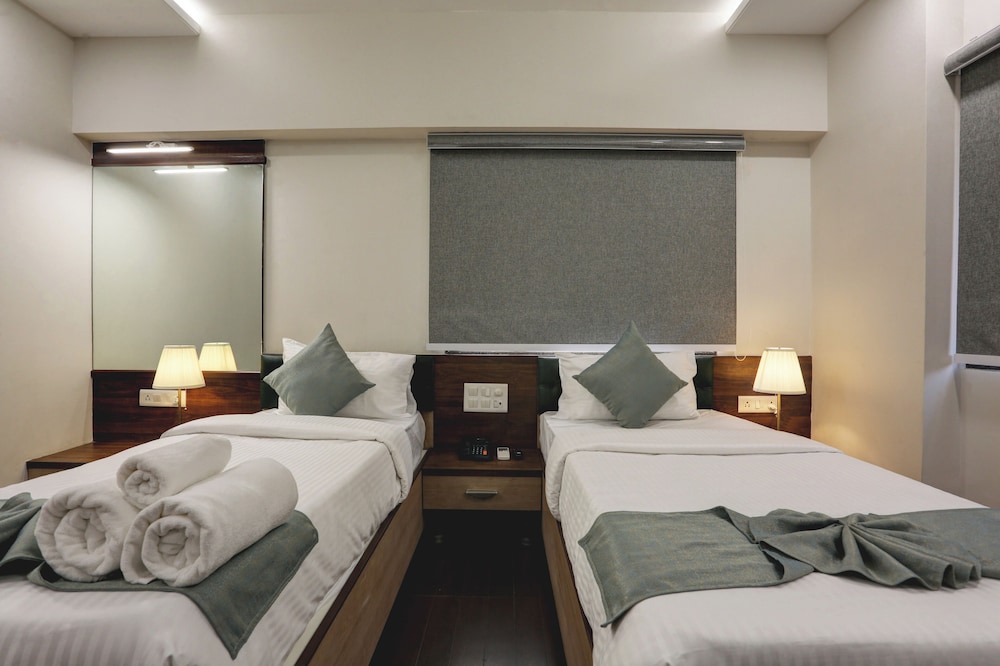 Executive Room - Photo 7