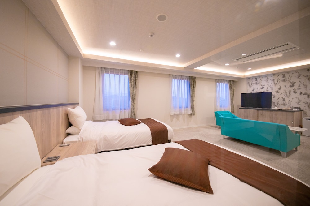 Premium Twin Room, Non Smoking, Refrigerator