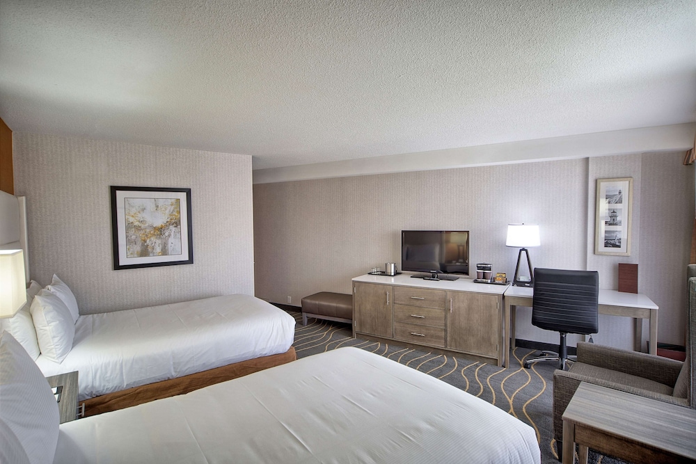 Room, 2 Double Beds - Photo 4