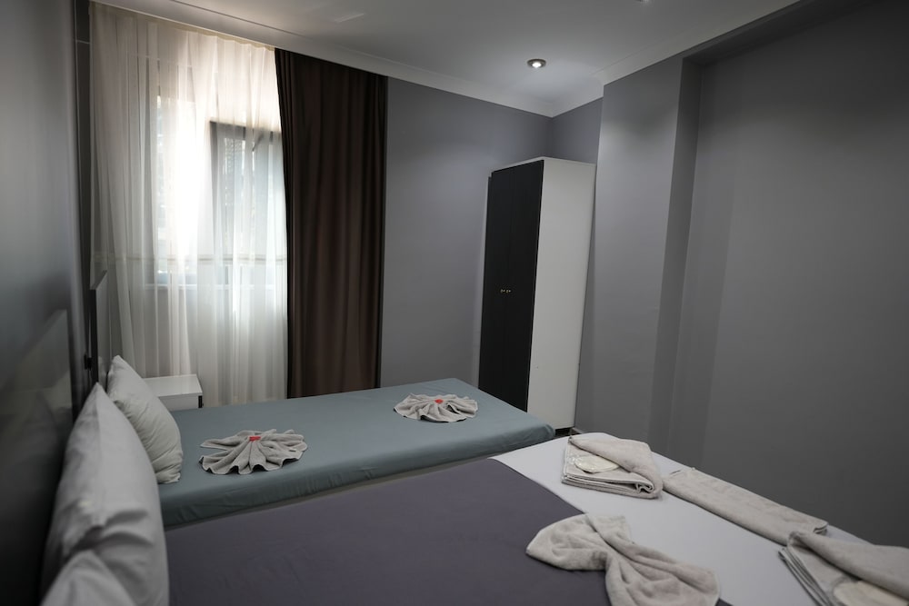 Superior Triple Room photo 3