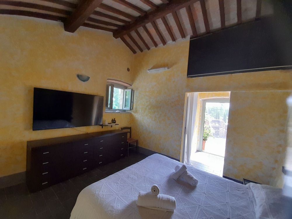 Basic Double Room photo 2